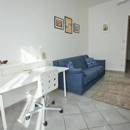 Plzenska 26 *